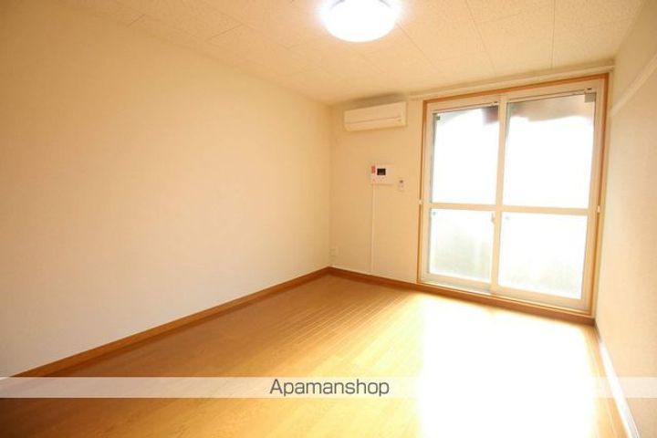 レオパレス瑞喜102の居間