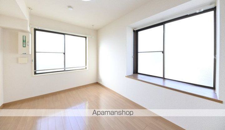 アムロゼッタ西荻窪の居間