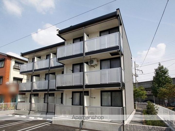 レオパレス八筋町の外観