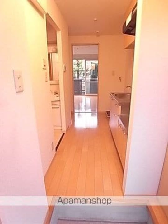 東京都日野市大字日野の賃貸アパートの玄関