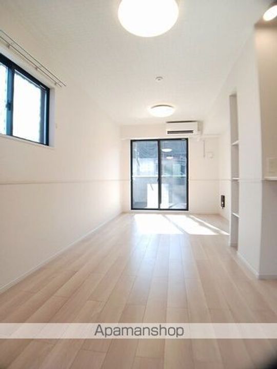 ハイグレイス5番館の居間