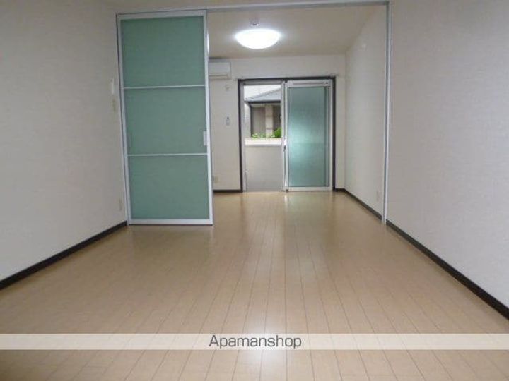 大阪府大阪市住吉区杉本2丁目の賃貸アパートの居間