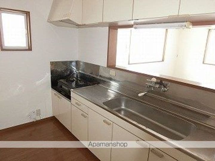 岩手県滝沢市大崎の賃貸アパートのキッチン