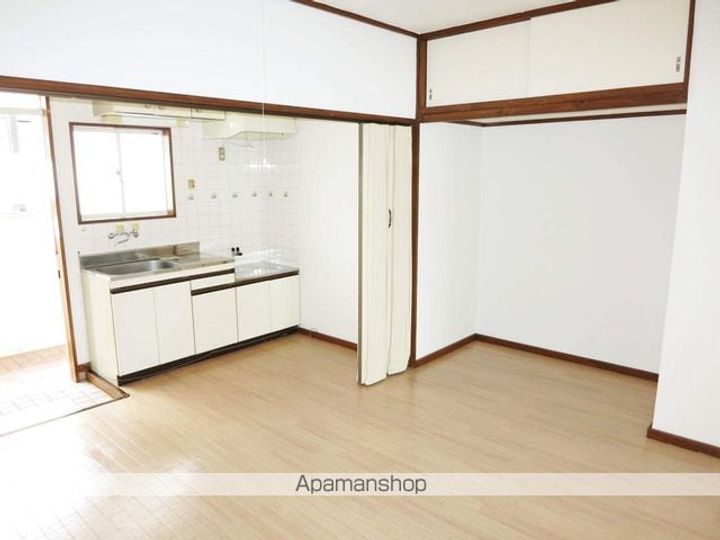 埼玉県入間市大字下藤沢の賃貸アパートの居間