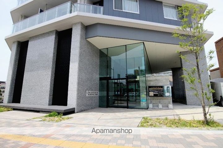 ラクレイス西新レジデンシャルタワーの外観