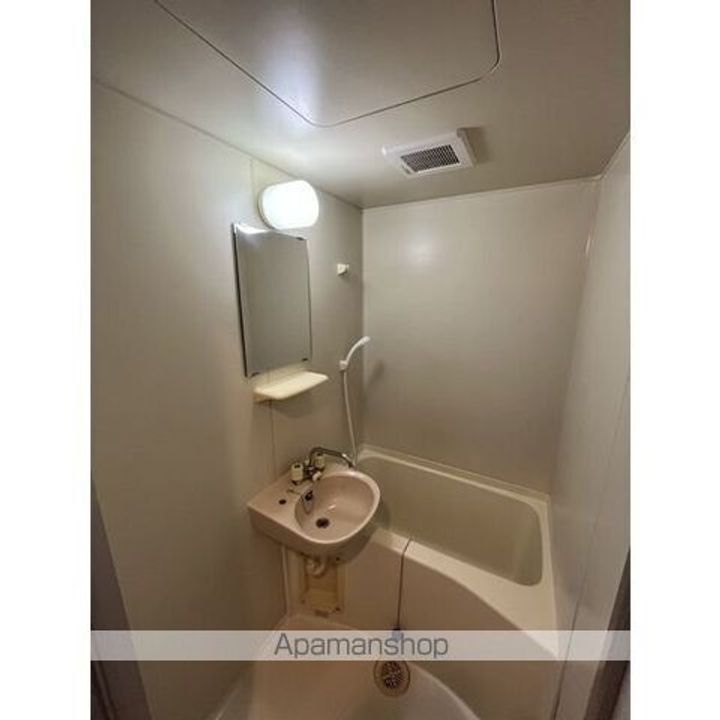 愛知県名古屋市中区金山2丁目の賃貸アパートの風呂