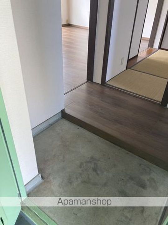 富岡ハイツⅠ408の玄関