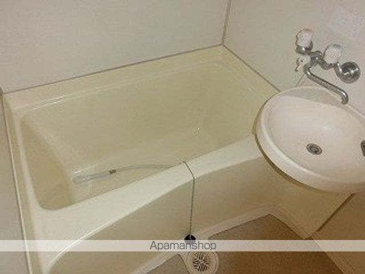 岩手県滝沢市巣子の賃貸アパートの風呂