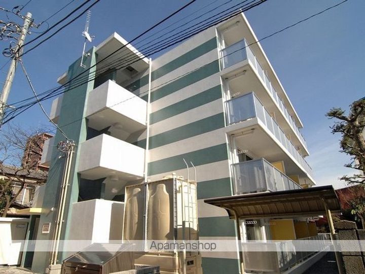 レオパレスストレーザ椿森の外観