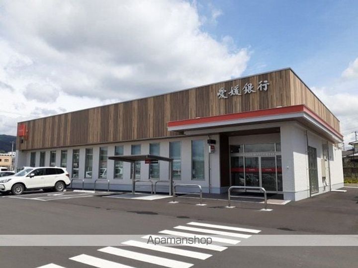 愛媛県東温市志津川南4丁目の賃貸アパートの周辺