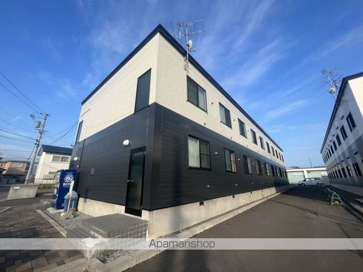 レオパレスエミール美原台B館206の外観