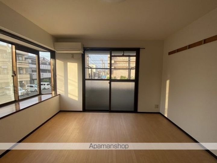 ブルーウェーブ203の内装