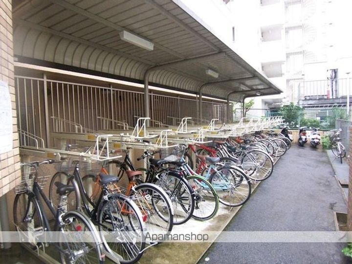 愛知県名古屋市千種区星ケ丘2丁目の賃貸マンションの外観