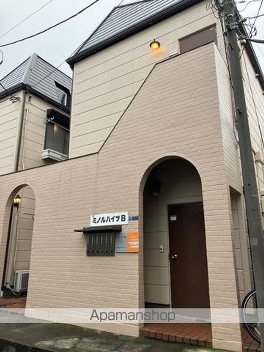 東京都新宿区上落合3丁目の賃貸アパートの外観