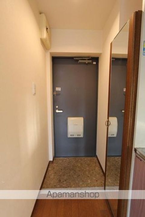 クレセール錦町の玄関