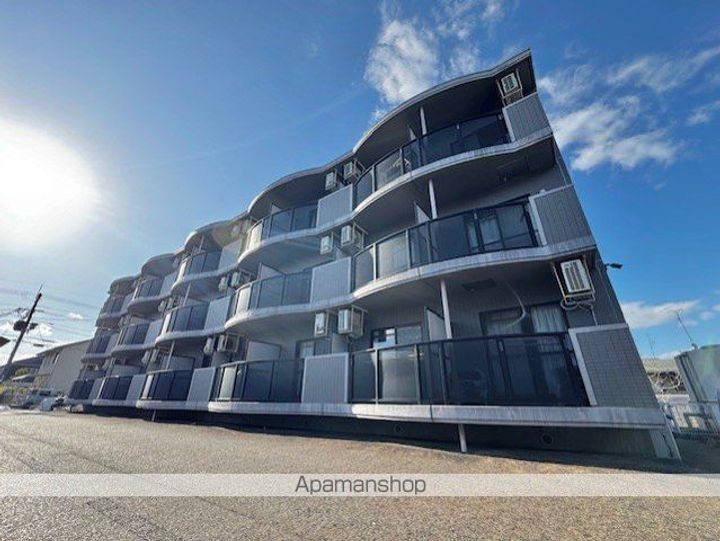 アースマーシーマンションの外観