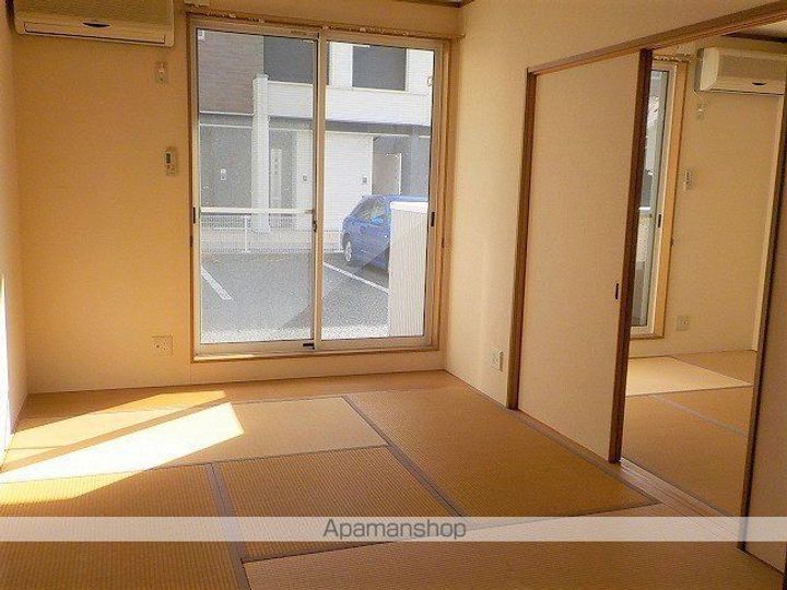 葵ハウス103の居間