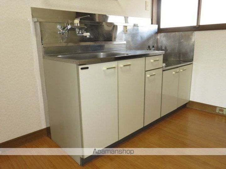 ハイツM A棟102のキッチン