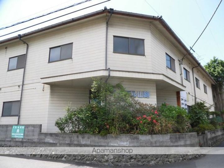 メイプル山路の外観