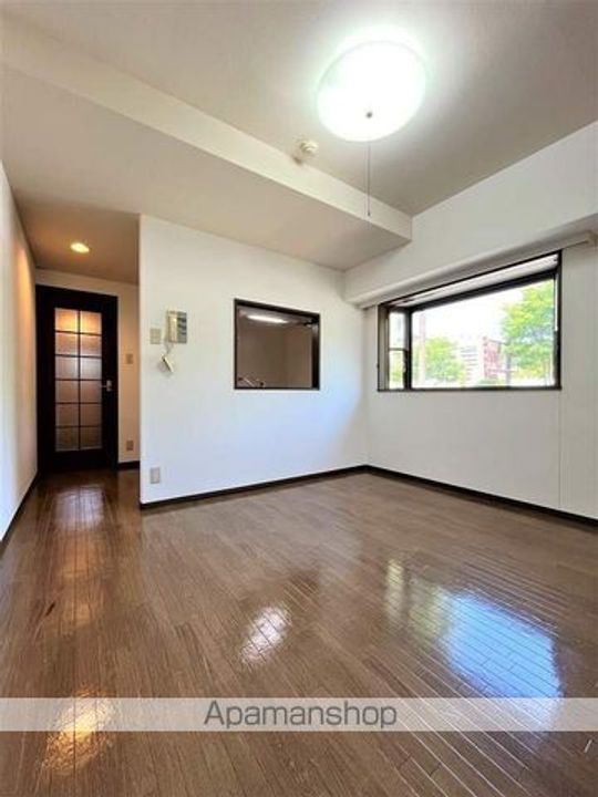 サンコート陣場の居間