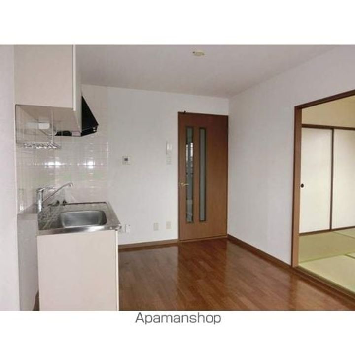 フォブール本大の居間