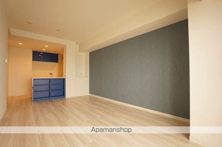 ロイヤルパークスER万代の居間