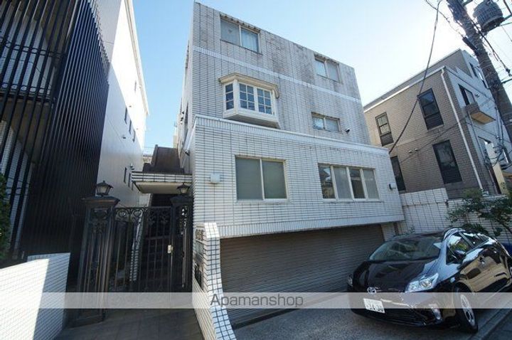東京都渋谷区西原2丁目の賃貸マンションの外観