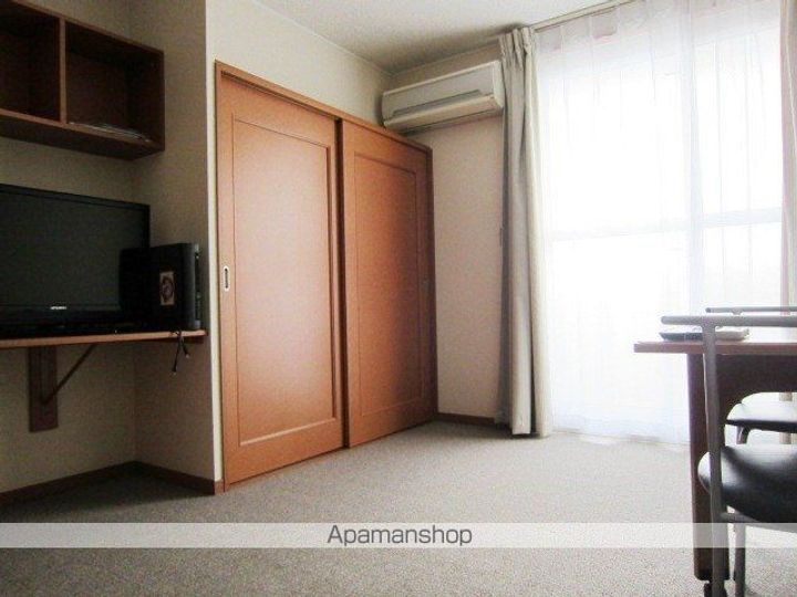 レオパレス南高田211の居間