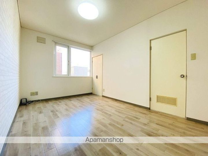 サニーパール田家の居間