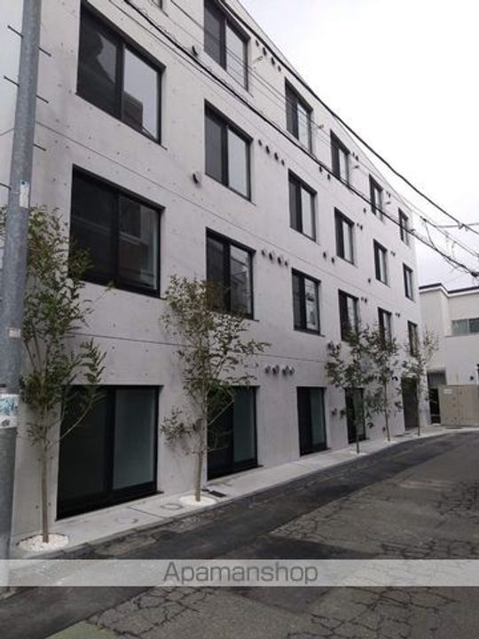東京都中野区弥生町5丁目の賃貸マンションの外観