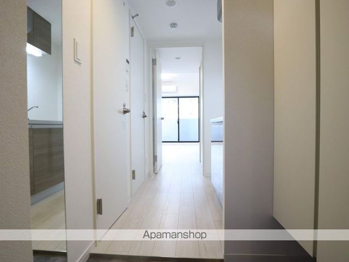 愛知県名古屋市東区泉2丁目の賃貸マンションの玄関