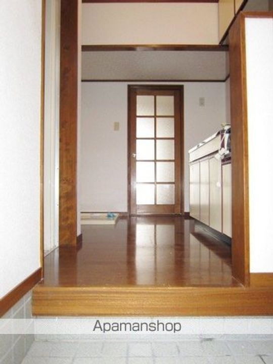 レピュート202の玄関