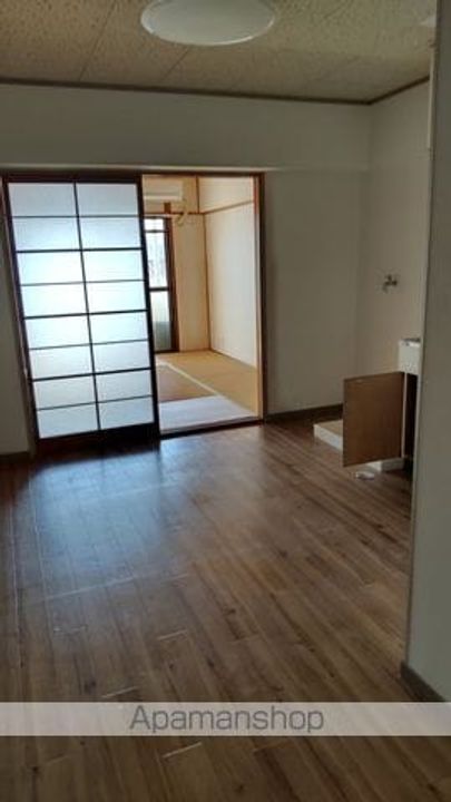 ハイツ伊藤302の居間