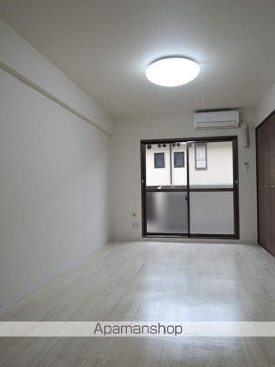 グランシャンブルの居間