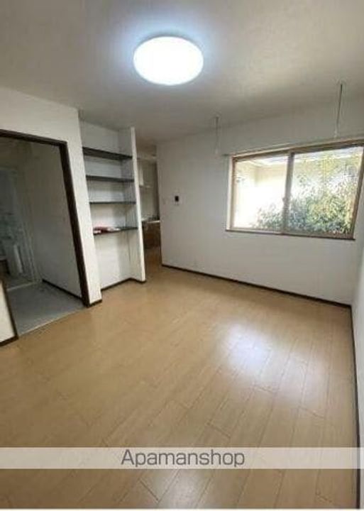 香川県高松市塩上町1丁目の賃貸アパートの居間