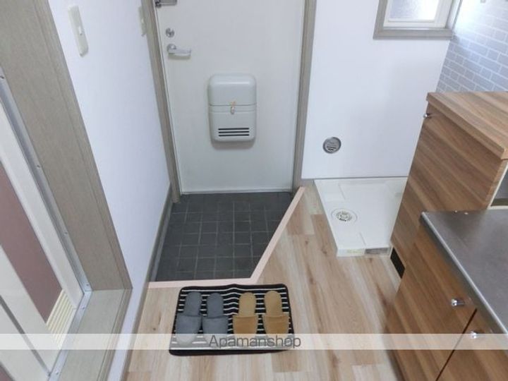 山形県山形市馬見ケ崎4丁目の賃貸アパート202の玄関