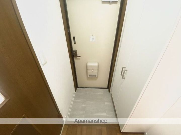 ビューコート学園台の玄関