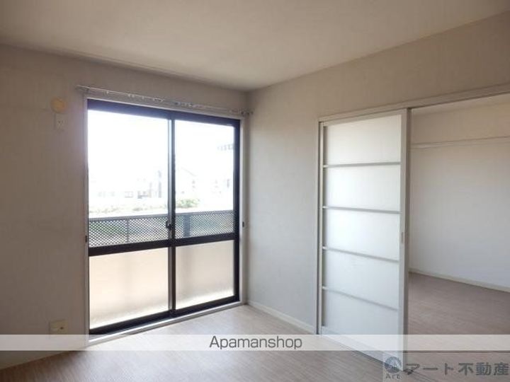 ディアス村上 D棟の居間