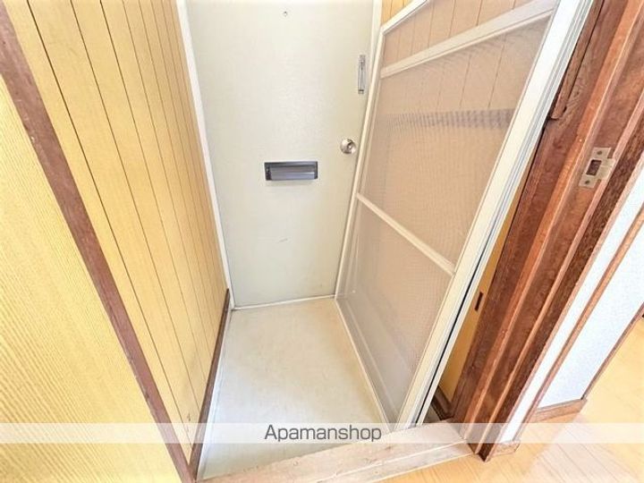 コーポおの201の玄関