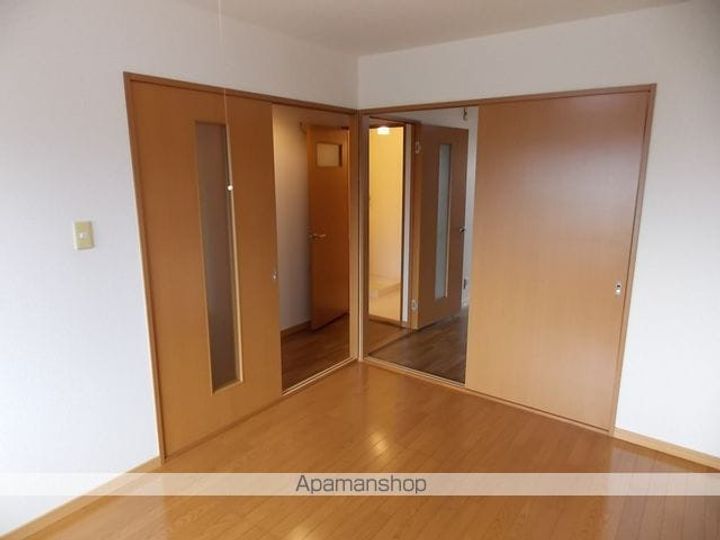 SURPLUS ANDOの居間