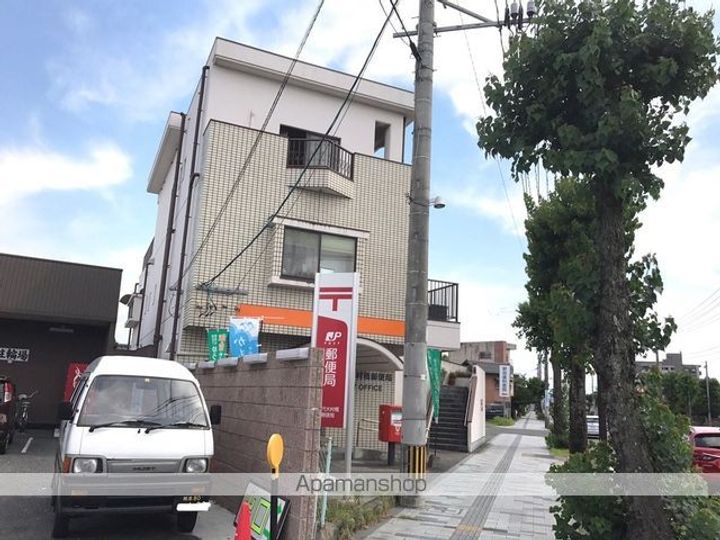 ユニバース Ⅱの周辺
