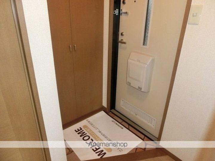 ロイヤルハウス Aの玄関