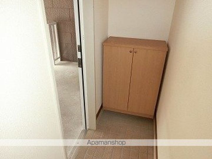 岩手県盛岡市厨川2丁目の賃貸アパートの玄関
