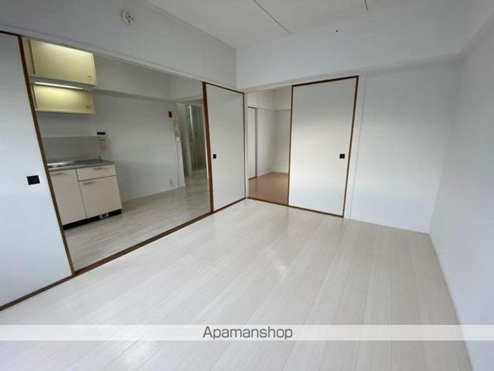 ヴィラナリー志度 Ⅰ棟401の内装