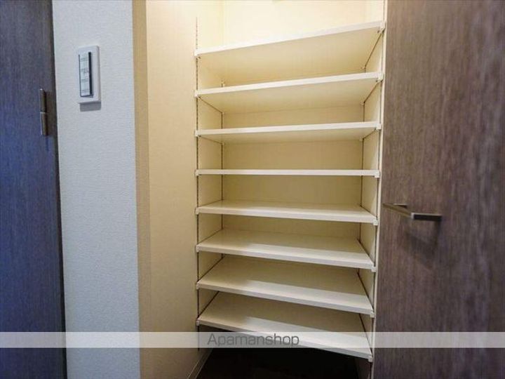 愛知県名古屋市千種区仲田2丁目の賃貸マンションの内装