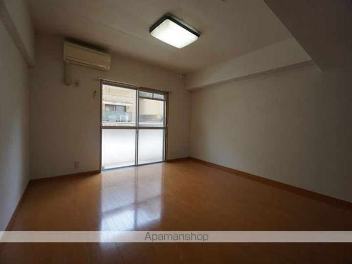 ハイツ東大手の居間