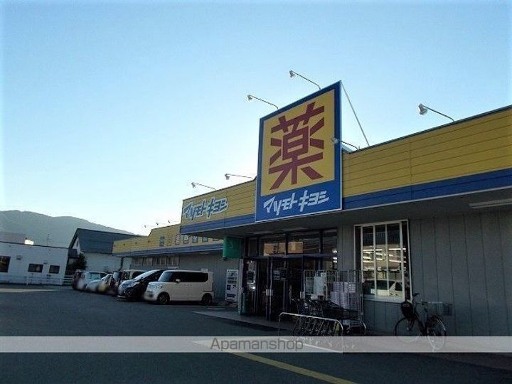 クラール・ポラリスの周辺