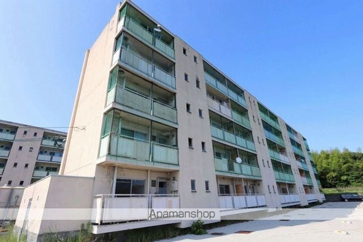 ビレッジハウス埴生1号棟の外観