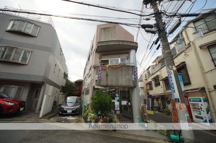 東京都目黒区駒場1丁目の賃貸マンションの外観