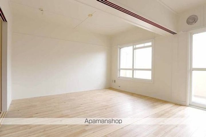 ビレッジハウス糸井1号棟206の居間